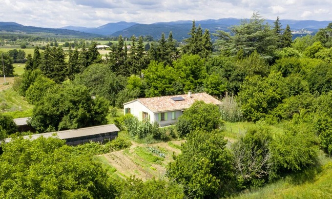 Saint-Michel-l'Observatoire House | Idyllic Gîte in Haute Provence: Pet-Friendly Retreat