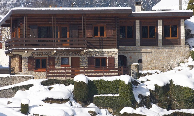 Syam House | Cozy Gite in a Chalet with Private Sauna Escape