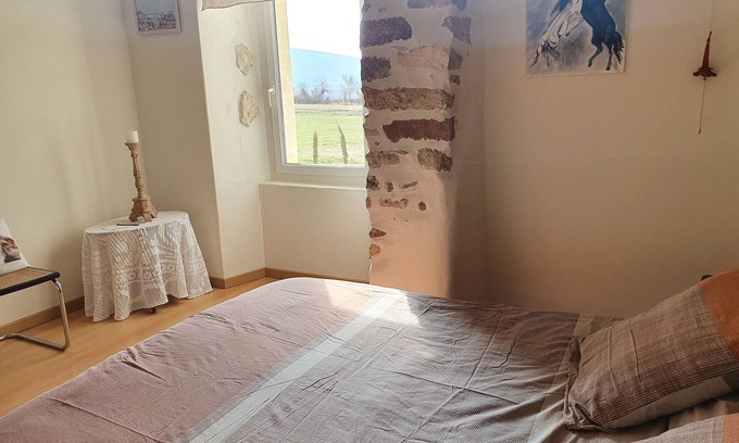 Revest-des-Brousses Cottage | Tranquil Gîte in a Charming Equestrian Estate, Luberon