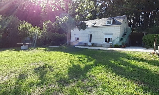 Cere-la-Ronde Cottage | Serene Gite Retreat in a Peaceful Wooded Paradise