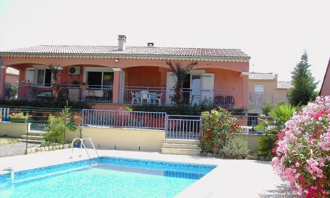 Boisset-et-Gaujac House | Guest Rated: 9.8 for Gite in Detached House with Pool