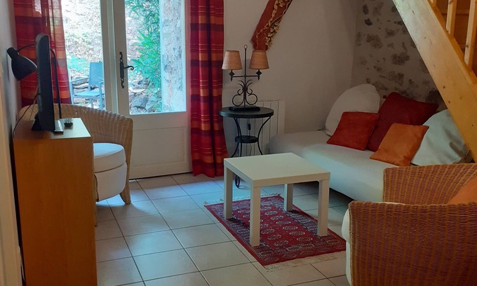 Roquebrun Apartment | Ideal Gite in Languedoc: 5 Min to Water, Sleeps 4