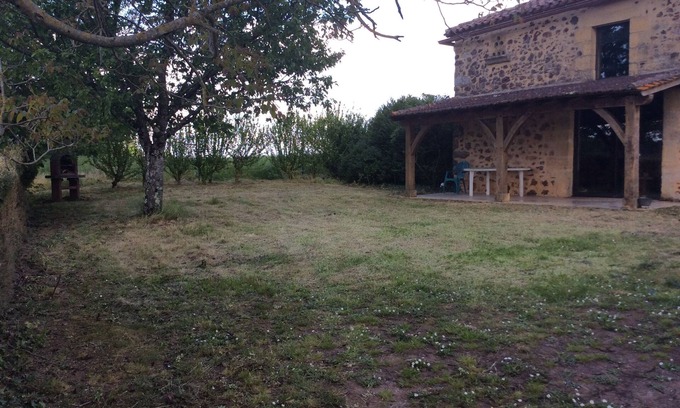Pays-de-Belves Cottage | Serene Gîte in Périgord: Perfect for Nature Lovers