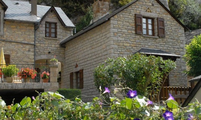 La Malene House | Serene Gite in the Heart of Gorges du Tarn with Pool