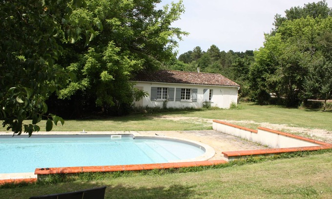 Reaup-Lisse House | Beautiful Gite in the Woods with Shared Heated Pool