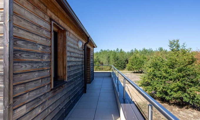 Jouy-le-Potier Cottage | Inviting Stay at Gite Jouy-le-Potier with Spa and Breakfast