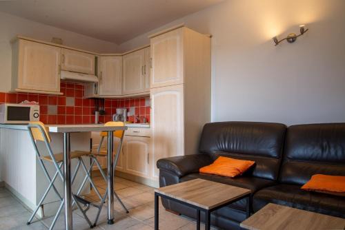 Pont-de-Montvert-Sud-Mont-Lozere House | Pet-Friendly Retreat at Gite l'hermet: Family Welcoming Stay