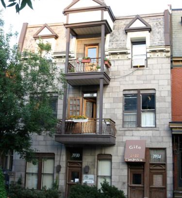 Saint Henri Bed & Breakfast | Delightful Gite L'Imprévu: Hot Tub & Breakfast Included