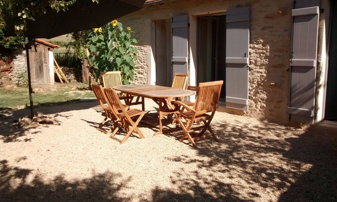 Saint-Ythaire Cottage | Unforgettable Gite "La Bachasse" with Lake View & Accessibility