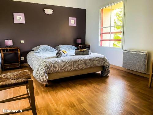 La Gaubretiere House | Cozy Gîtes "la pagerie" with Hot Tub & Breakfast Included