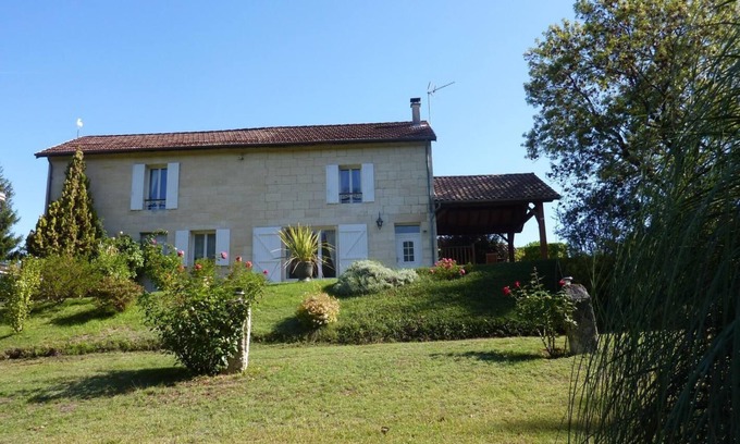 Saint-Laurent-d'Arce House | Family-Friendly Gite LA Desirade with Pool in Saint-Laurent-d'Arce