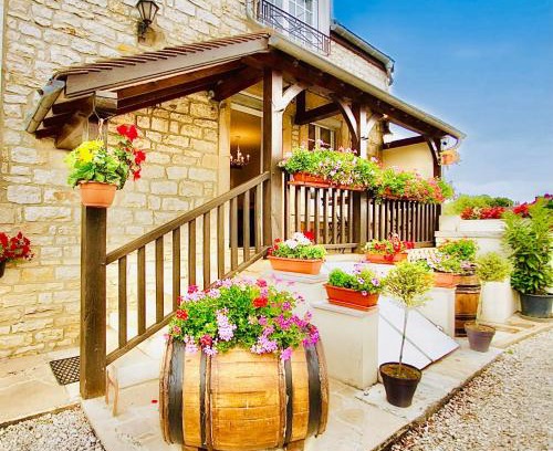 Comblanchien House | Experience Elegance at La Maison du Tonnelier - 9.5/10