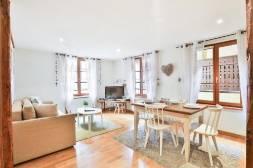 Kaysersberg-Vignoble Apartment | Child-Friendly Gite "La Maison Jaune" in Kaysersberg