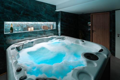 Guemar House | Indulge in Comfort at La Ruine - Gite d'Alsace with Spa