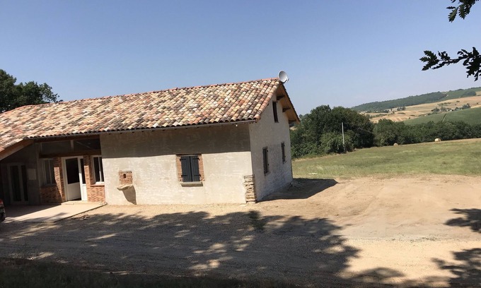 Puygaillard-de-Quercy House | Discover Gite LaucaDel: Ideal for Families and Pets