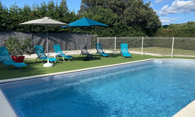 Lagorce Cottage | Gite LAVANDE: Private Pool Oasis with Ocean Views