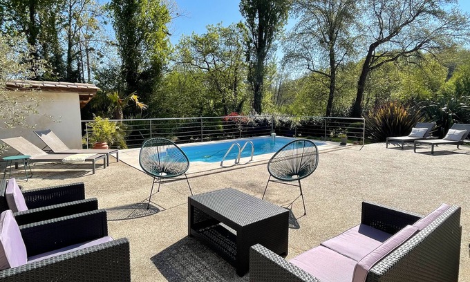 Grezillac House | Idyllic Gite Le Chai: Design Loft with Private Pool