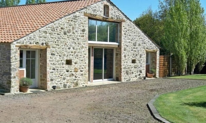 Le Champ-Saint-Pere Cottage | Gite Le Champ-Saint-Père, 4 bedrooms, 8 persons