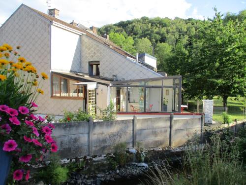 Vireux-Molhain House | Pet-Friendly Gîte Le Confluent: Rated 8.5/10 with Breakfast
