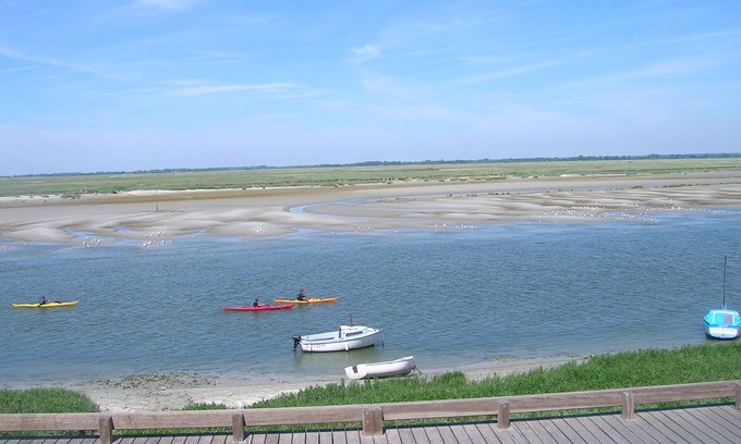Saint-Valery-sur-Somme House | Elegant Gîte in Baie de Somme with Oceanfront Views