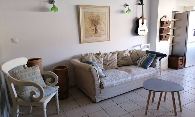 Cazouls-les-Beziers House | Oceanfront Retreat at Gite le Magasin - Guest Rated 10/10