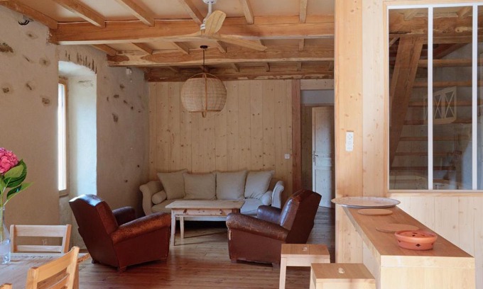 Valleraugue House | Discover Gite Le Clarou: Oceanfront Retreat with Pool