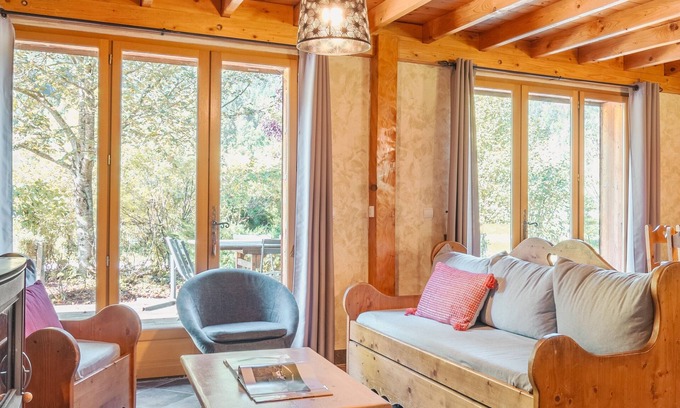 La Compote Ski Chalet | Gite Le Moulin Lanchette: 10/10 Retreat with Spa & Sauna