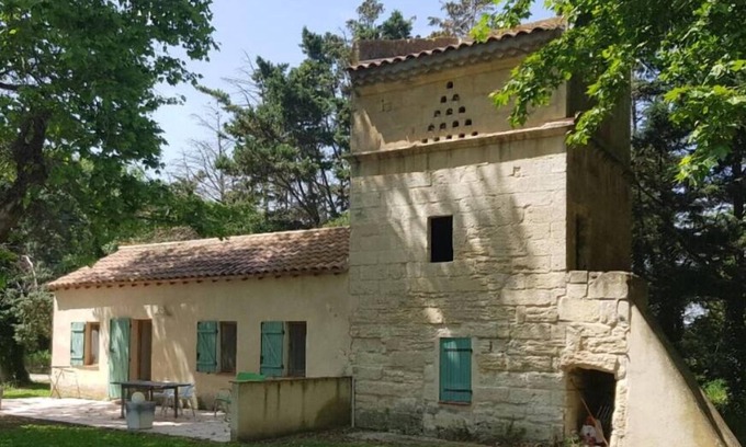 Arles House | Explore Le Pigeonnier: Pet-Friendly Retreat in Camargue
