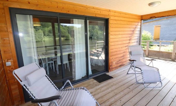 Le Rouget-Pers Cottage | Gite Le Rouget-Pers: Family-Friendly Retreat with Spa Access