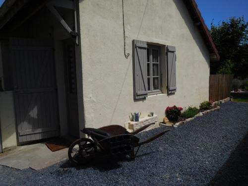 Paray-le-Monial House | Relaxing Stay at GITE "LE VALLON DE PARAY" with Ocean Views