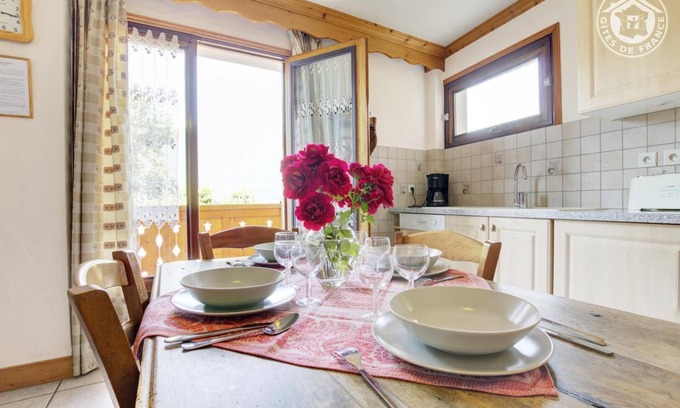 Aigueblanche House | Discover Gite LES Emptes - Aigueblanche's Pet-Friendly Retreat