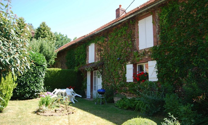 Diges House | Gite les Glycines: Guest Rated 10/10 with Pool & Breakfast