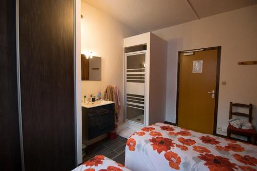 Monetier-les-Bains House | Pet-Friendly Gite Les Guibertes with Oceanfront Views