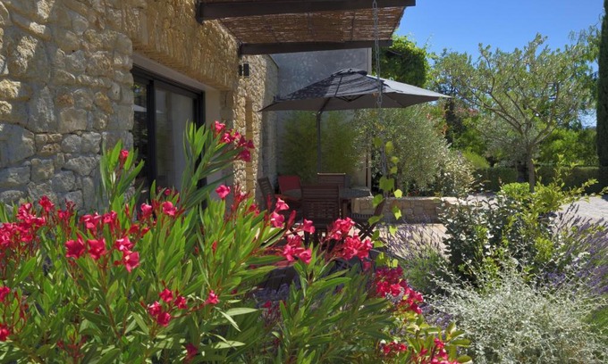 Vaison-la-Romaine House | Discover Gite Les Lavandes: Family-Friendly Retreat