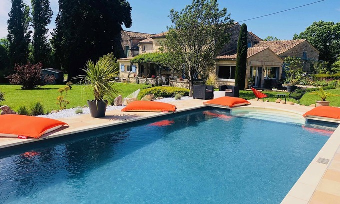 Sault Villa | Relax at Gite Les Lavandes: Pool, Spa & Family Friendly