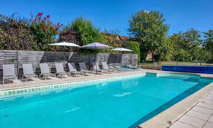 Sainte-Mondane Apartment | Discover Gite Les Milandes: Pet-Friendly with Pool Access