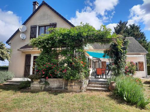 Boulleret House | Inviting Gite Les Quat'vents: Child-Friendly Retreat