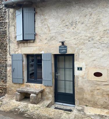 Saint-Gaudent House | Family-Friendly GITE L’INTEMPOREL - Guest Rated 9.5/10