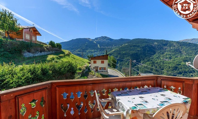 Great Alpine Road House | Cozy Gite Near Champagny en Vanoise with Great Amenities