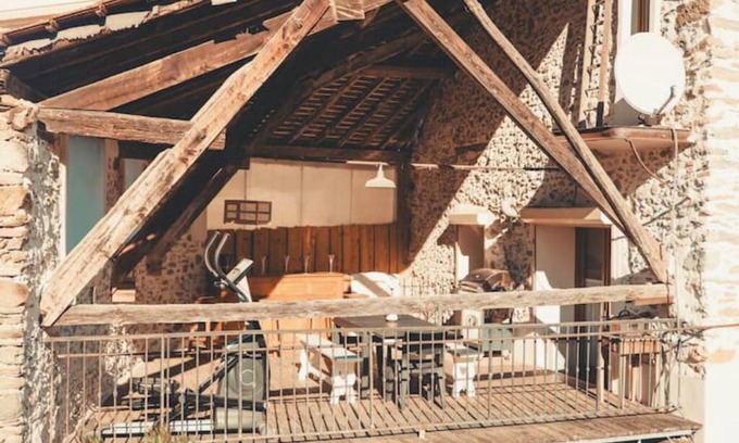 Pontcharra House | Gite located between lake and mountains, close to small tourist town.