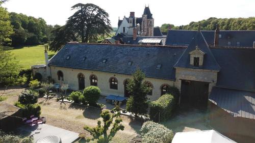Vernou-sur-Brenne House | Experience Joy at Gite Longere for 15 near Chateau Jallanges