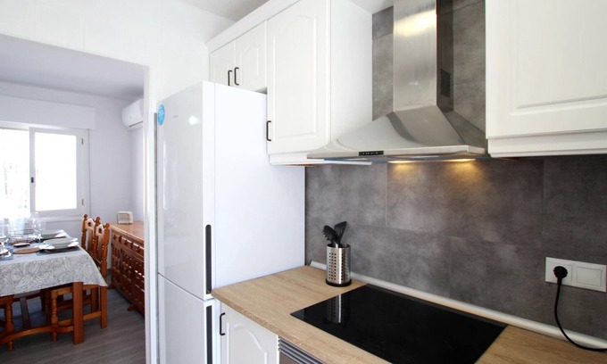 Los Alcazares Cottage | Gite Los Alcázares: Pet-Friendly Retreat with Spa & Kitchen