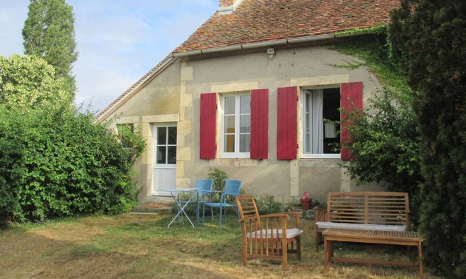 Lurcy-Levis Cottage | Gite Lurcy-Lévis, 1 bedroom, 2 persons