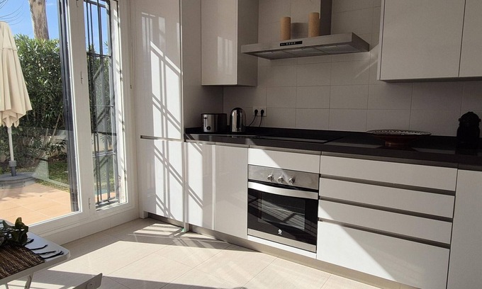 Marbella Cottage | Inviting Gite Marbella-Nueva Andalucía with Pool & Spa