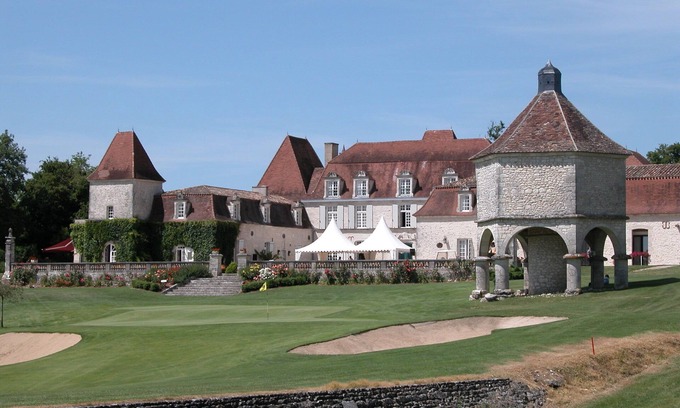 Pellegrue Cottage | Beautiful Gîte with Pool in Entre Deux Mers Vineyards