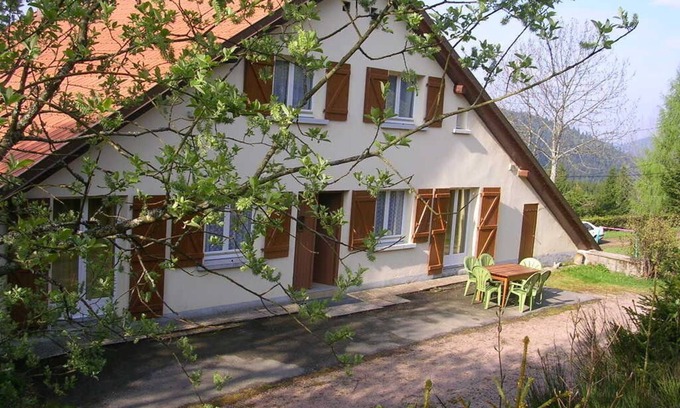Le Grand Valtin Apartment | Tranquil Gîte: Perfect for Hiking, Dogs Welcome, Sleeps 12