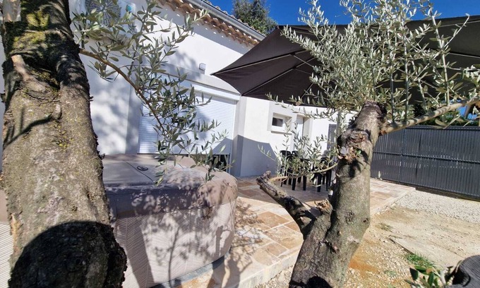Bollene House | Relaxing Gite Neuf with Spa and Scenic Views Await