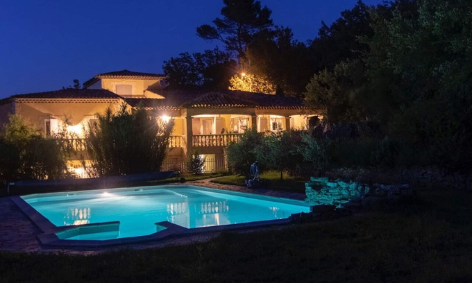 Saint-Julien Apartment | Cozy Gite with Pool and Ocean View, Rated 9.6/10
