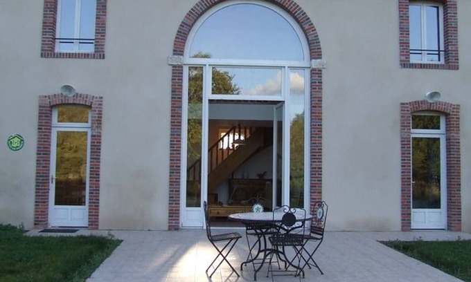 Ouzouer-sur-Trezee Cottage | Spacious Gite Ouzouer-sur-Trézée for 8 with Spa & Breakfast