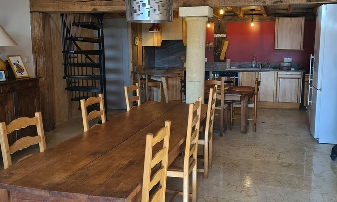 Sarlat-la-Caneda Cottage | Gite Pinta: Bright Retreat Near Town with Family-Friendly Amenities